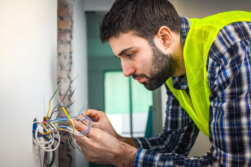 electrician-connecting-wires